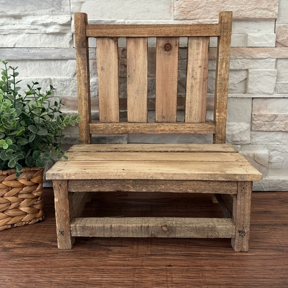 🆕 Farmhouse Rustic Wooden Miniature Chair!!! - Picture 8 of 9